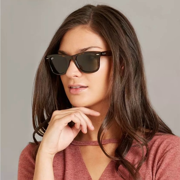 Ray-Ban Brown Sunglasses Classic Accessories - Picture 8 of 16